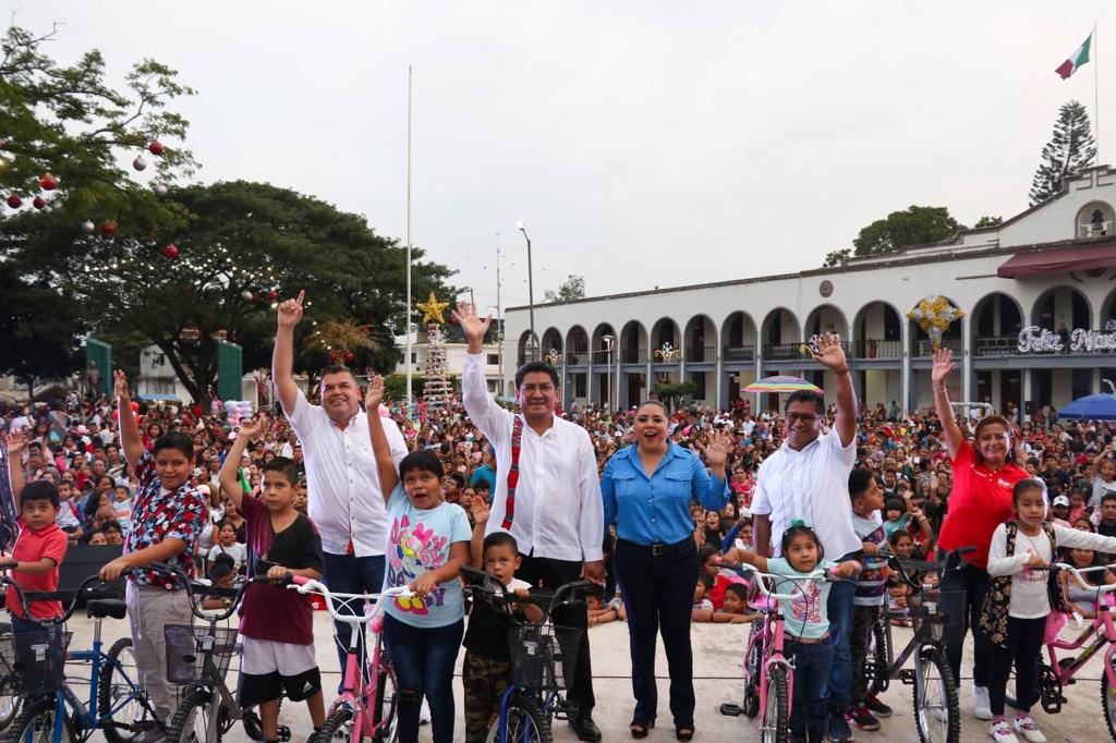 Gran Día de Reyes viven los niños de Tuxtepec